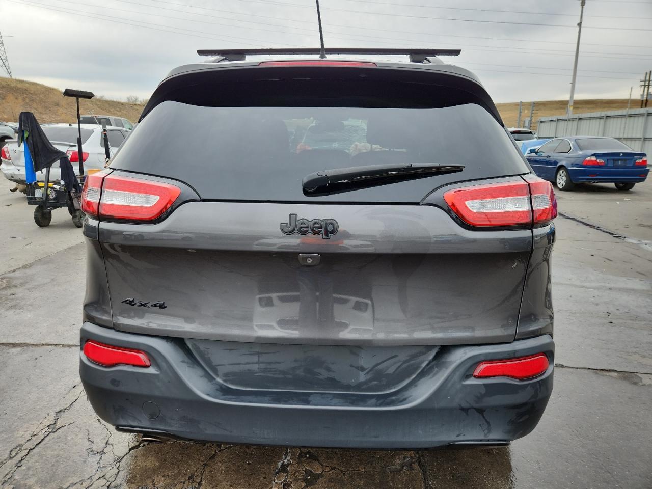 2016 Jeep Cherokee Latitude - Image 6