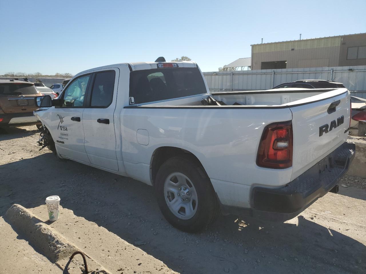 2025 Ram 1500 Tradesman - Фото 2