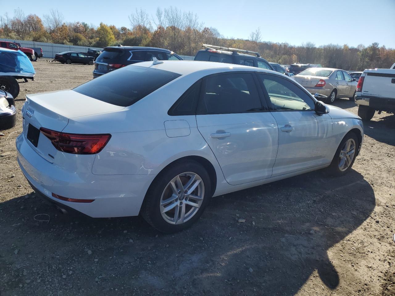 2017 Audi A4 Premium - Фото 3