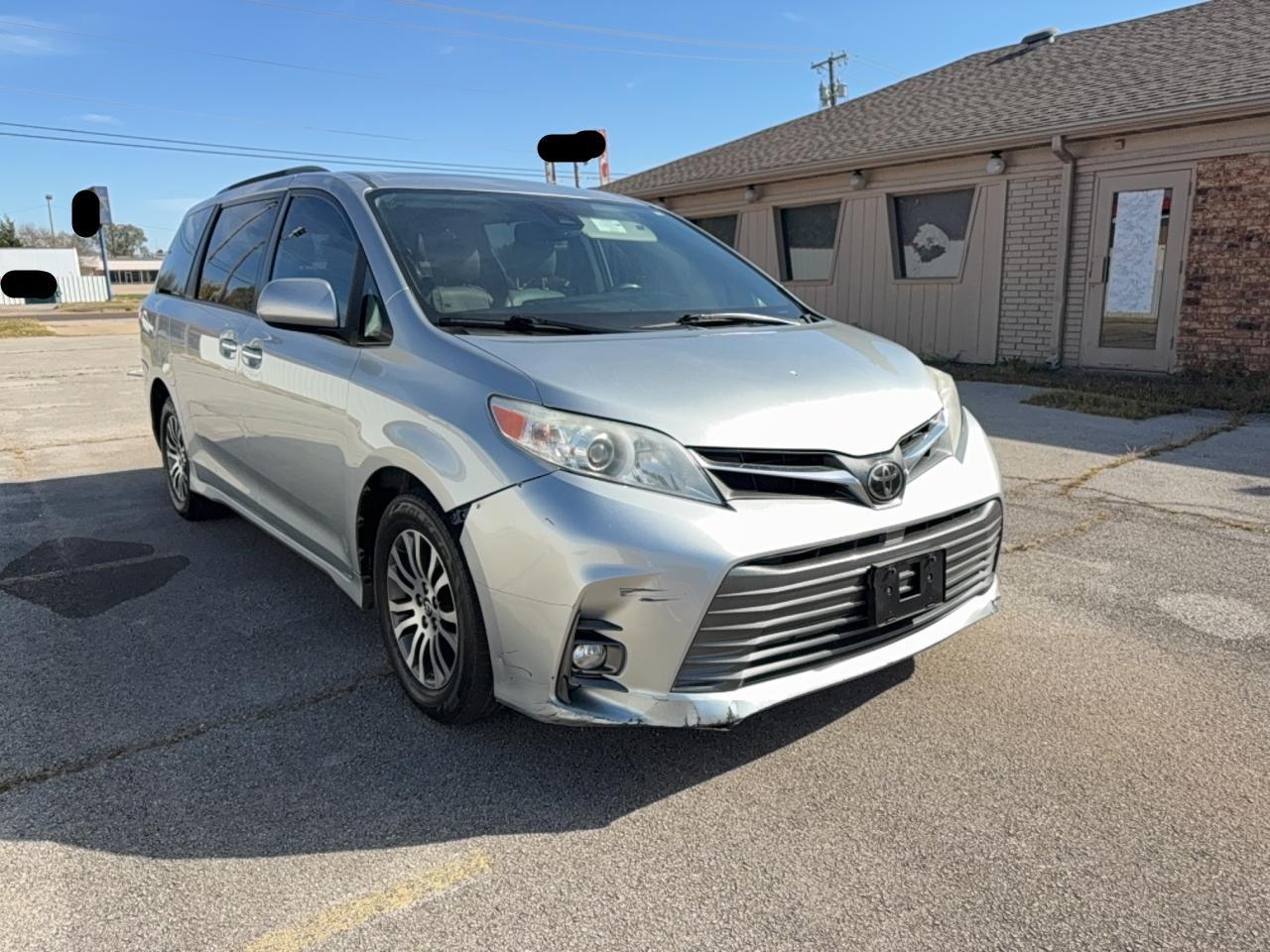 2020 Toyota Sienna Xle