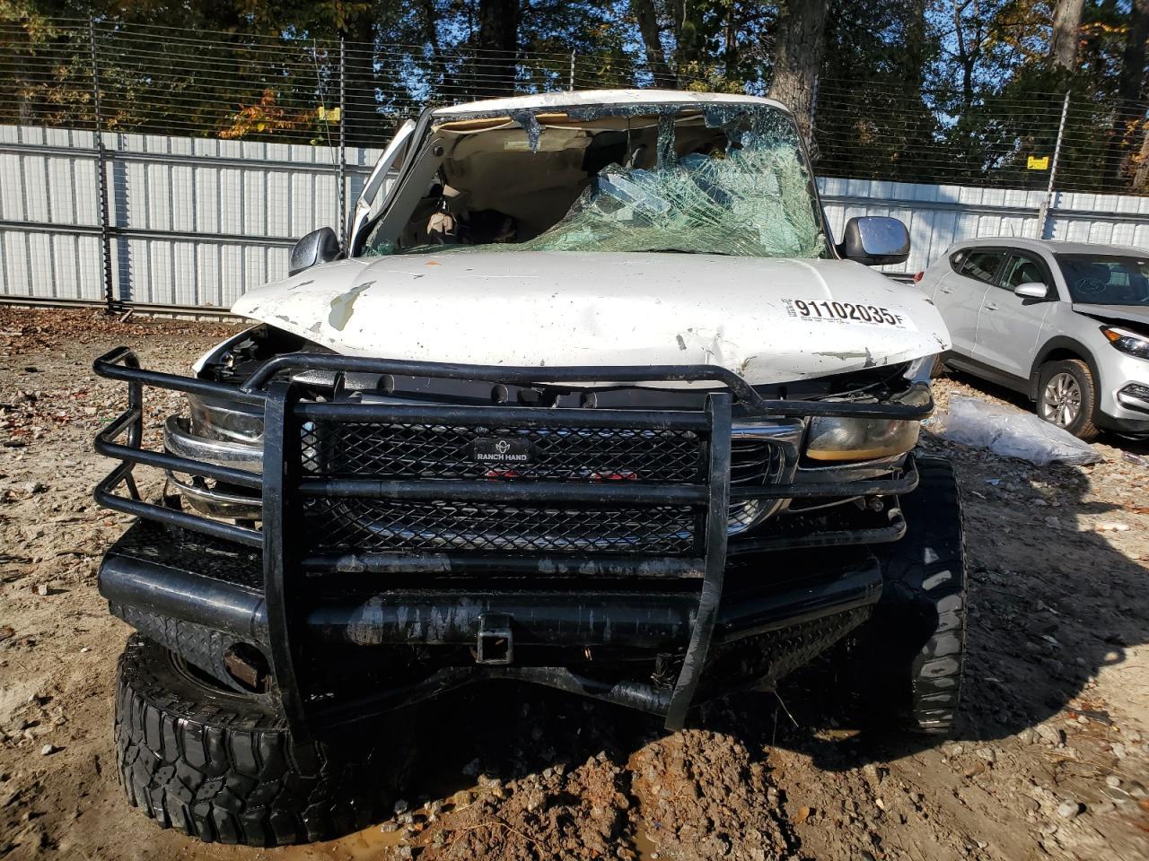 2002 GMC Sierra K2500 Heavy Duty - Image 5