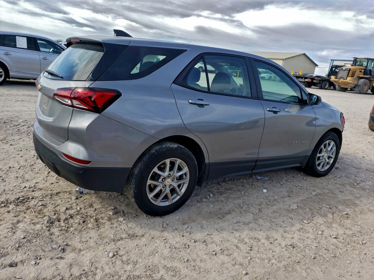 2024 Chevrolet Equinox Ls - Фото 3
