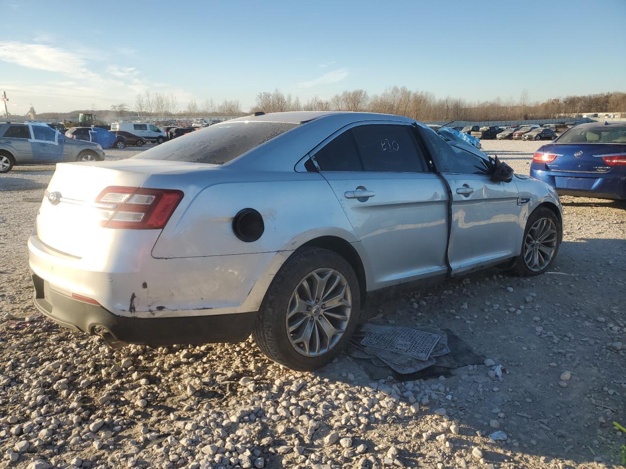 2013 Ford Taurus - Image 3