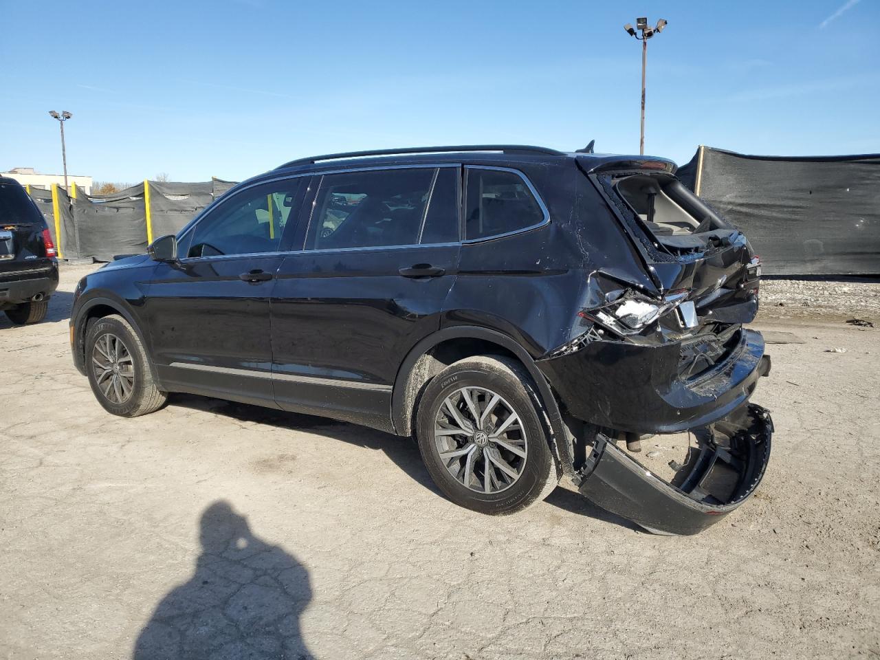 2018 Volkswagen Tiguan Se - Image 2