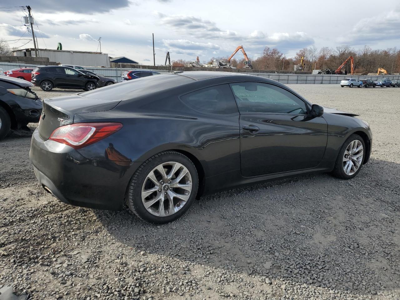 2013 Hyundai Genesis Coupe 2.0T Premium - Image 3