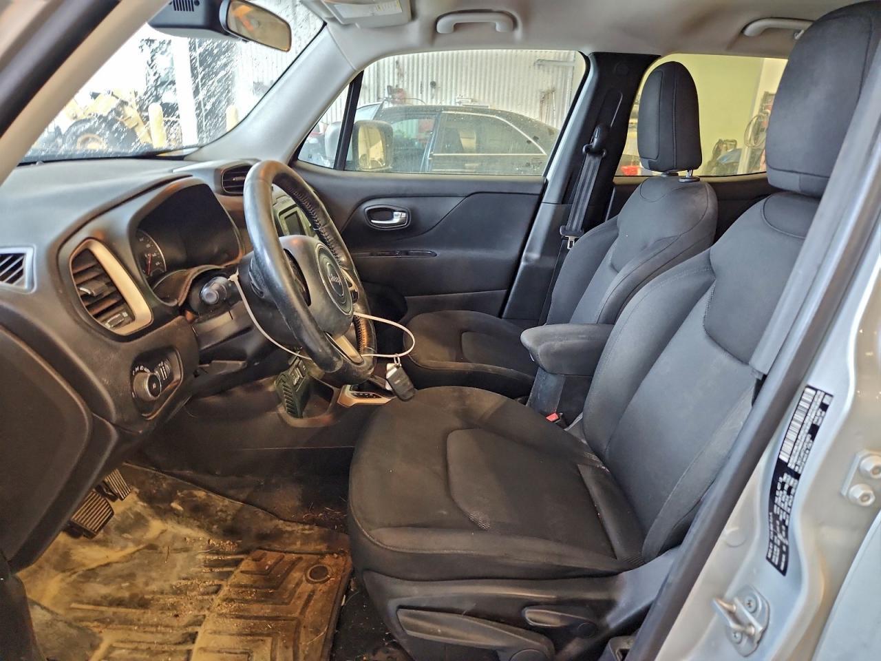 2016 Jeep Renegade Latitude - Image 7