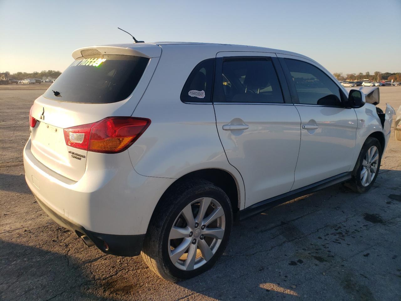2014 Mitsubishi Outlander Sport Se - Фото 3