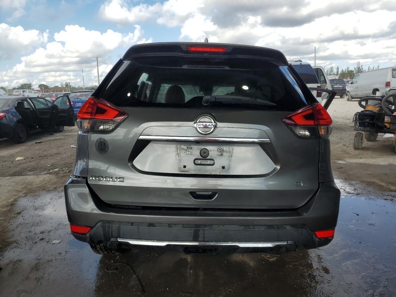 2017 Nissan Rogue S - Фото 6