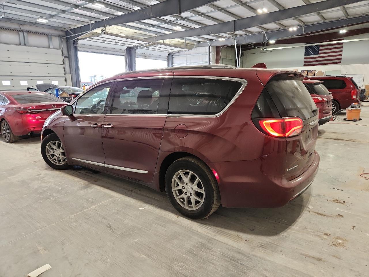 2020 Chrysler Pacifica Touring L - Image 2