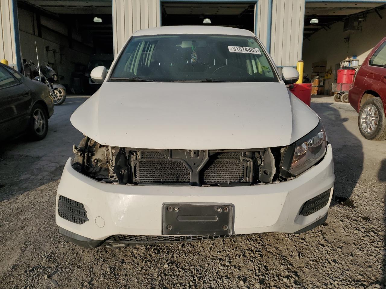 2012 Volkswagen Tiguan S - Фото 5