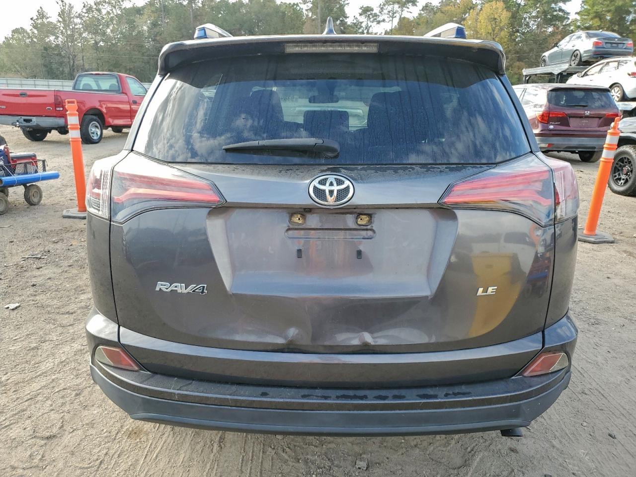 2017 Toyota Rav4 Le - Image 6