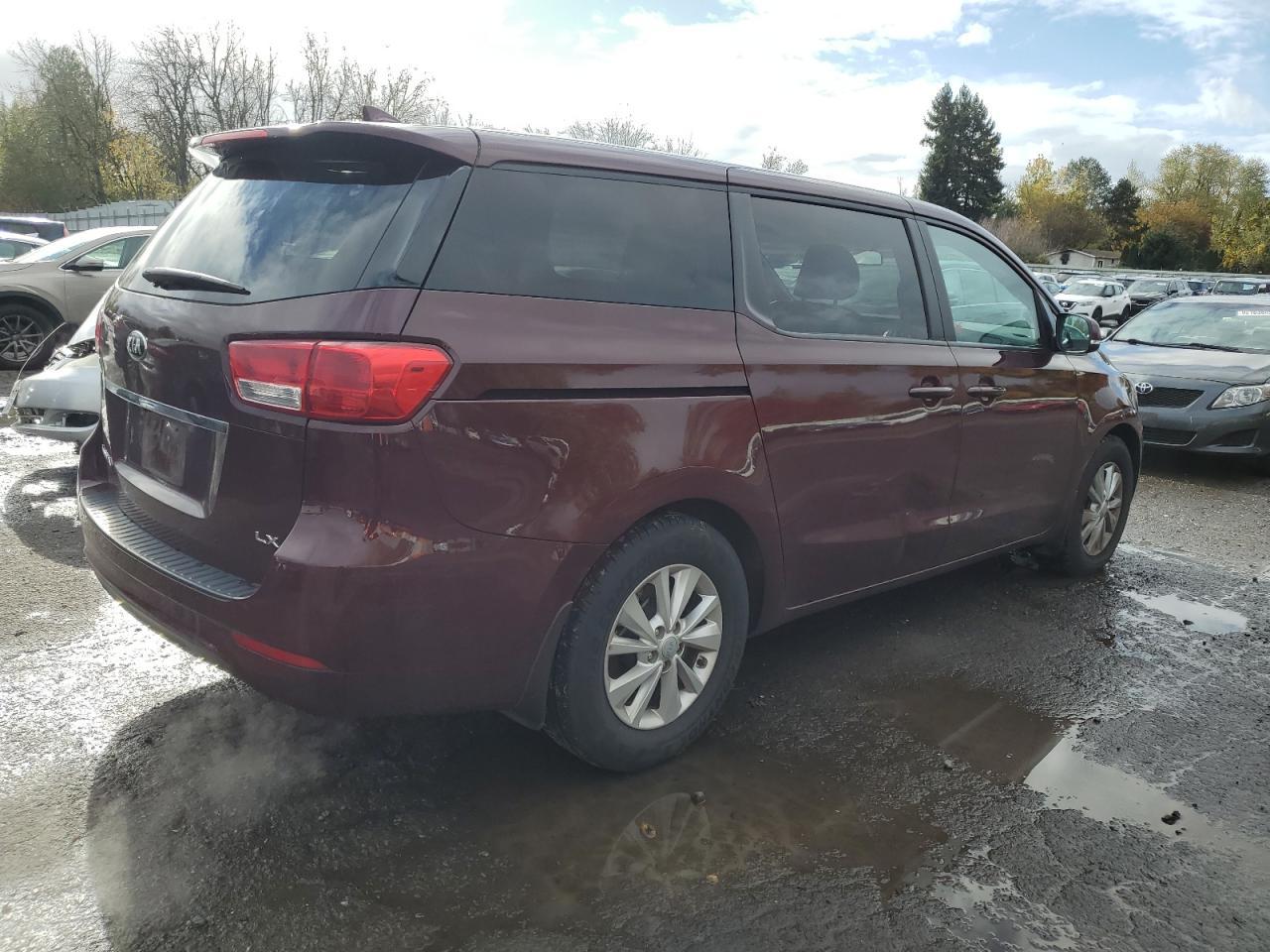 2017 Kia Sedona Lx - Image 3