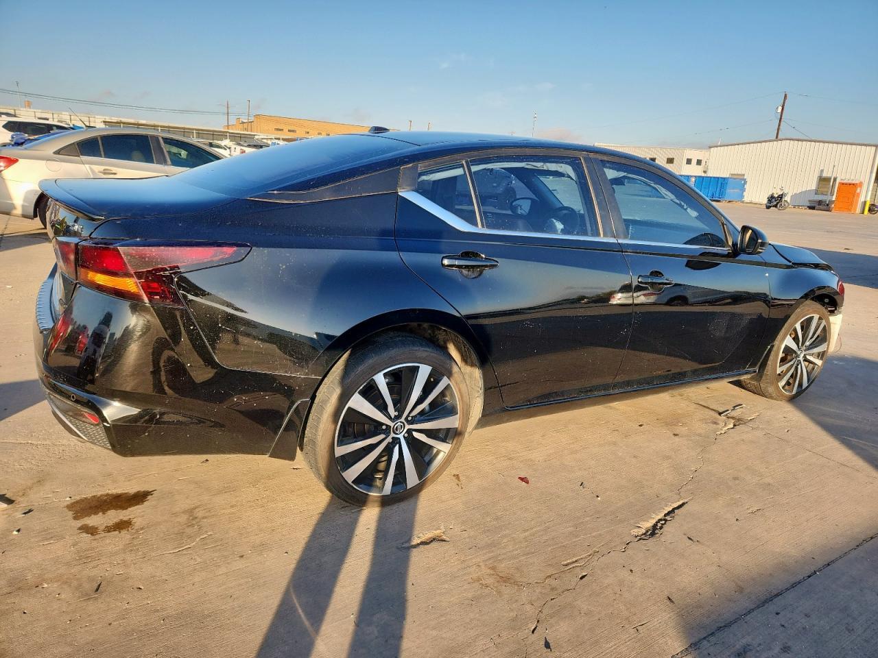 2020 Nissan Altima Sr - Фото 3