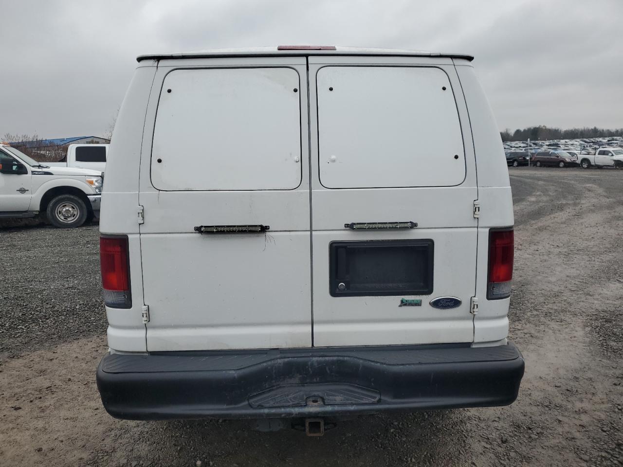 2013 Ford E250 Utility / Service Van - Image 6
