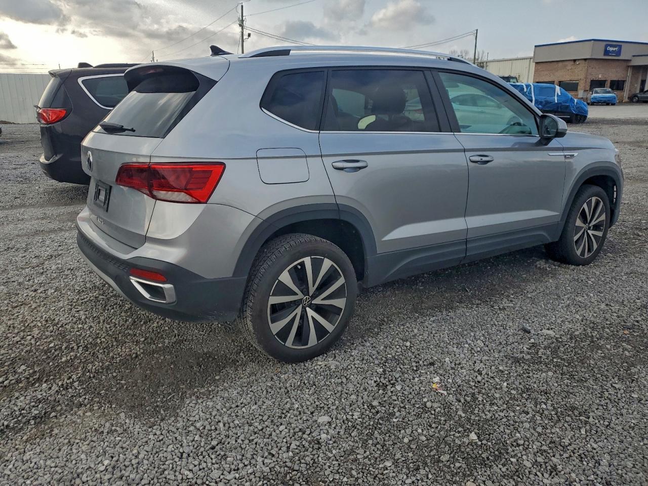 2022 Volkswagen Taos Se - Image 3