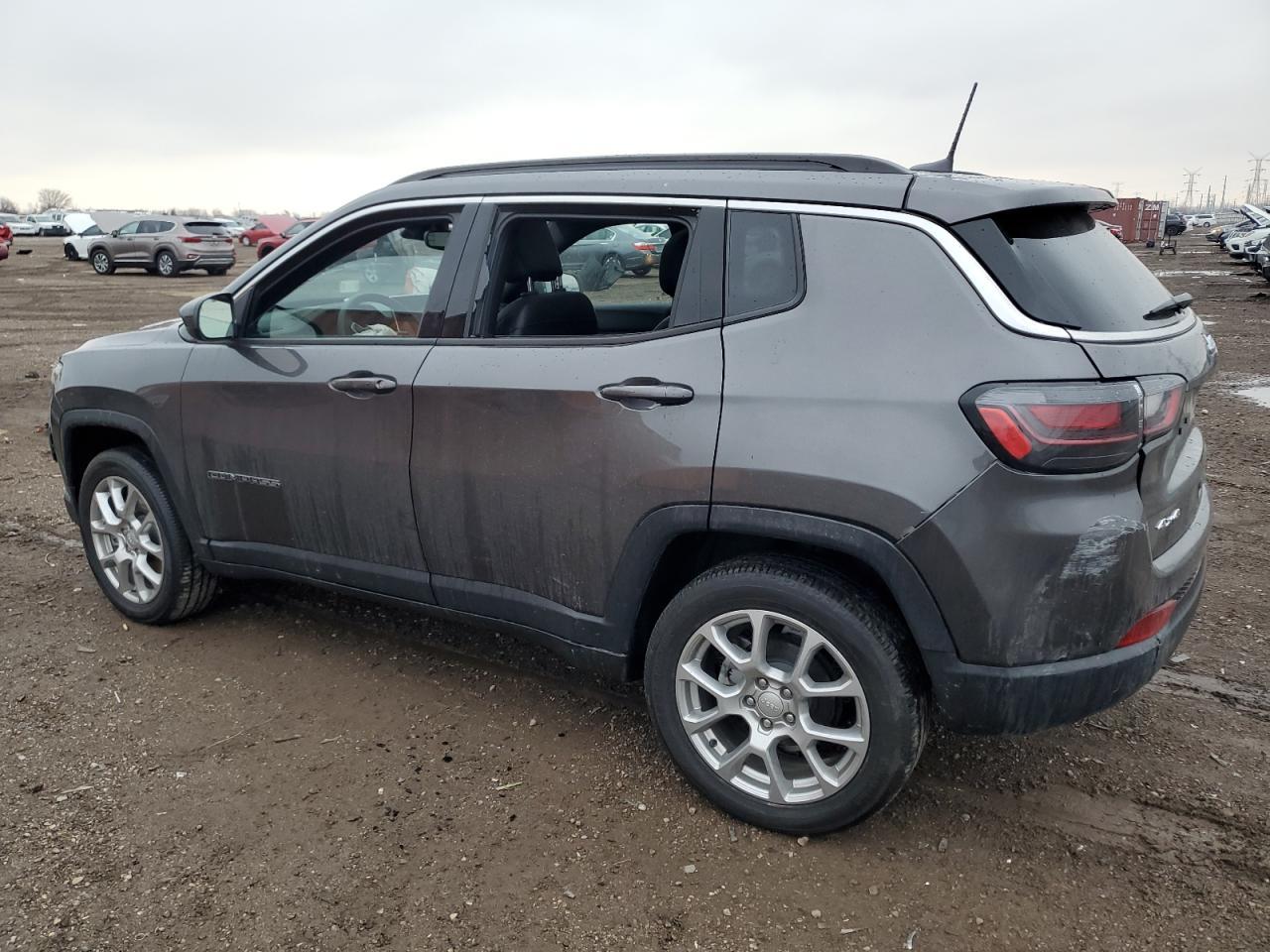 2023 Jeep Compass Latitude Lux - Фото 2