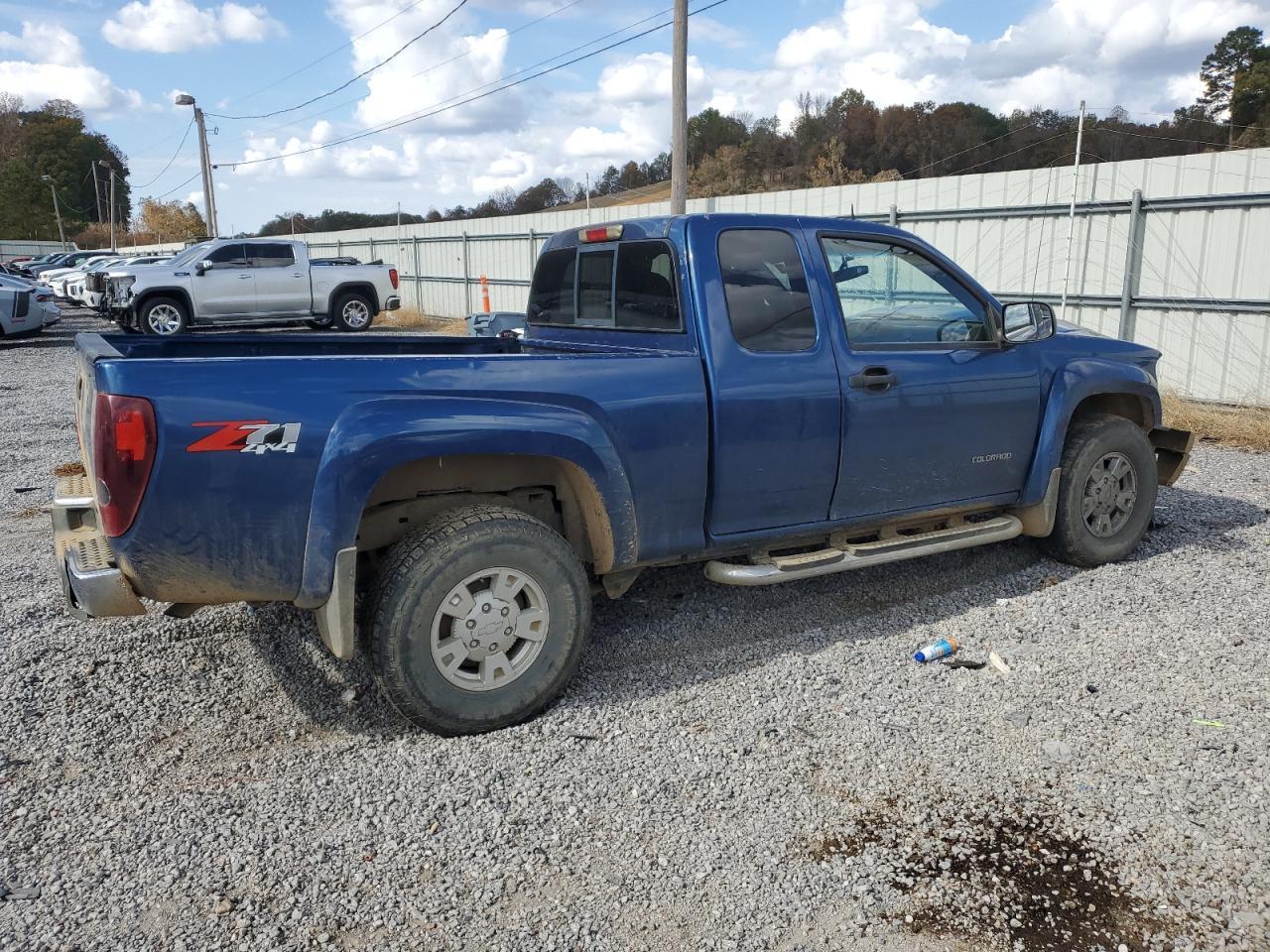 2005 Chevrolet Colorado - Image 3