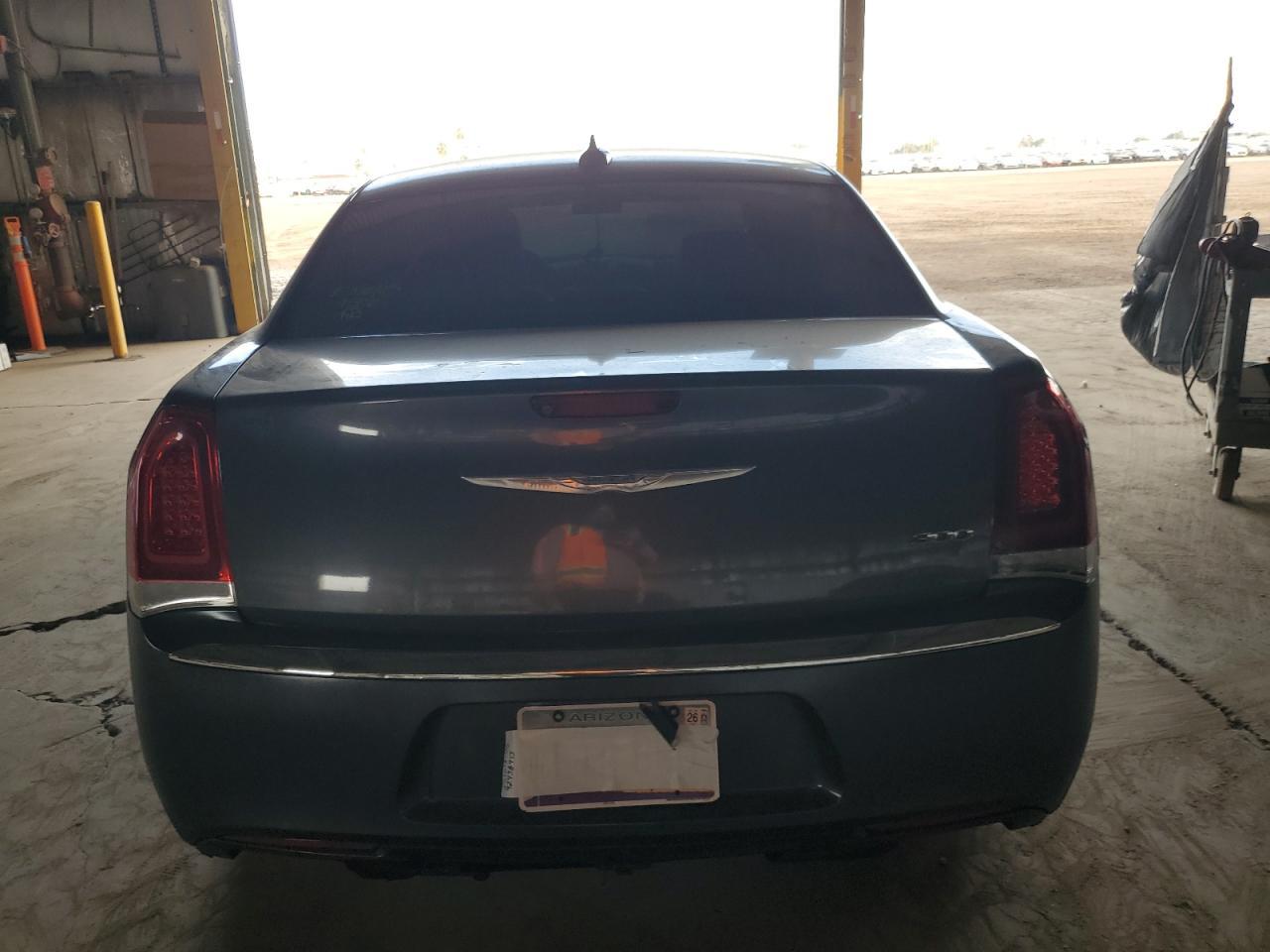 2016 Chrysler 300 Limited - Image 6