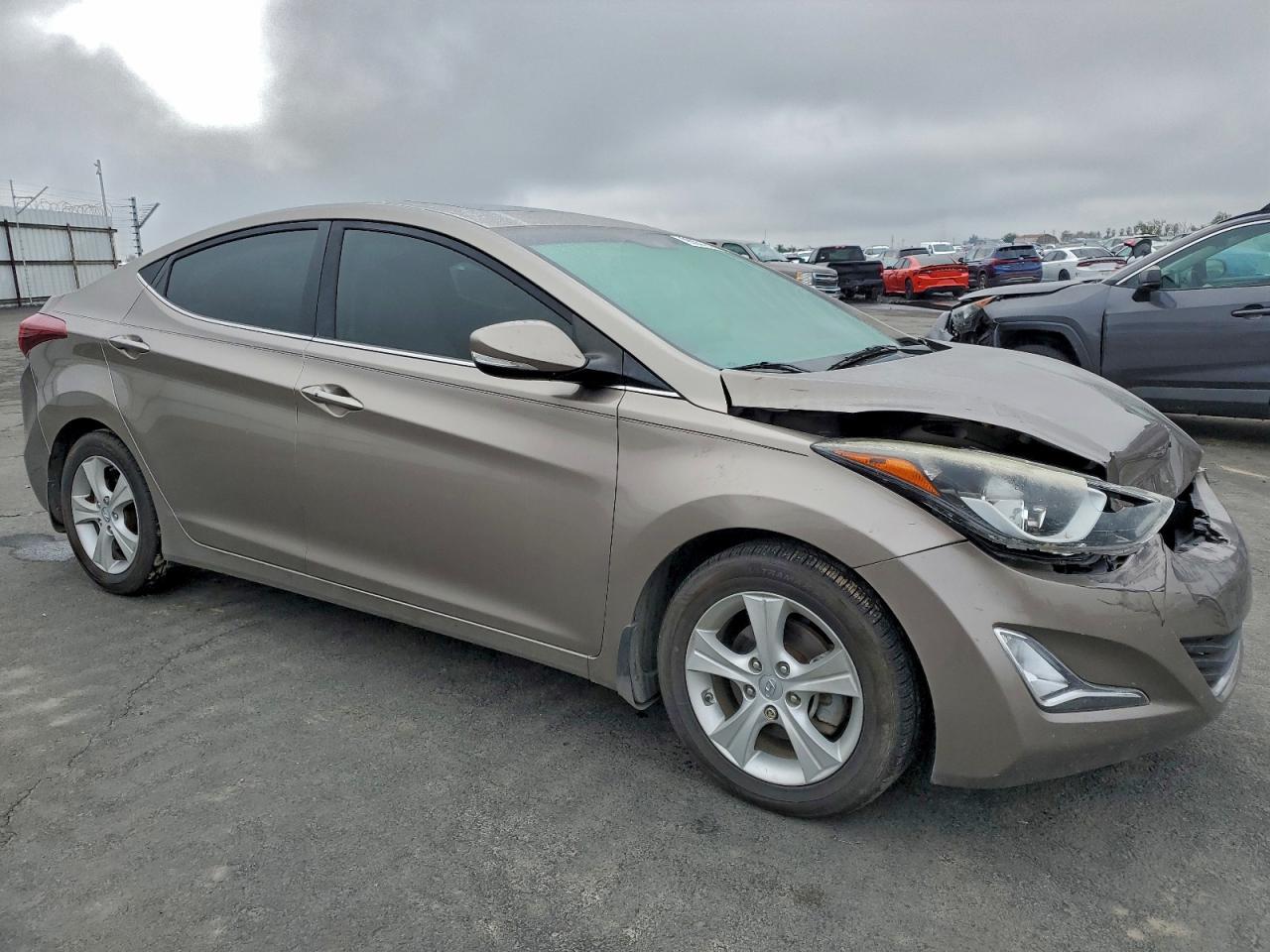 2016 Hyundai Elantra Se - Фото 4
