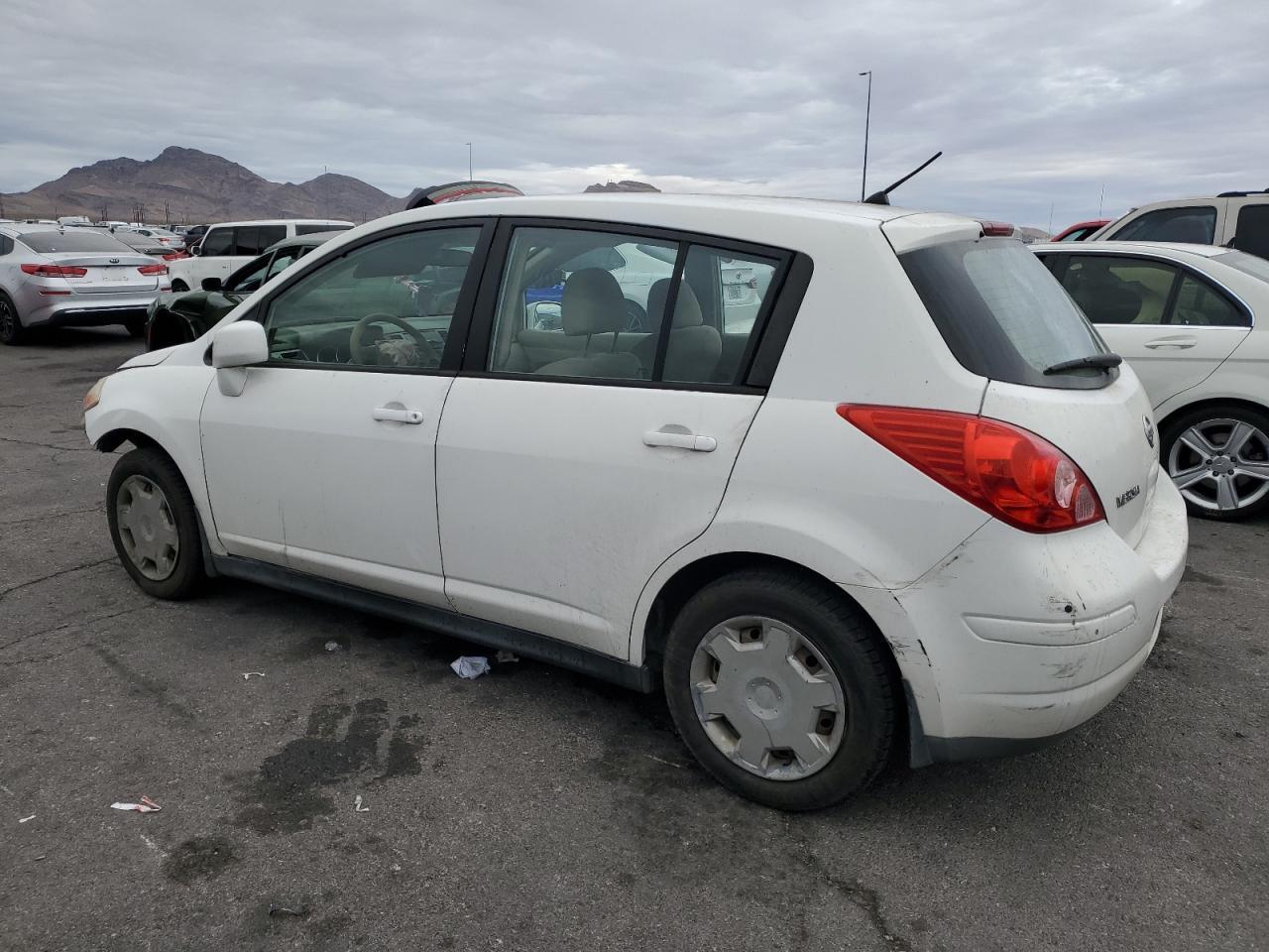 2009 Niss Versa S - Фото 2