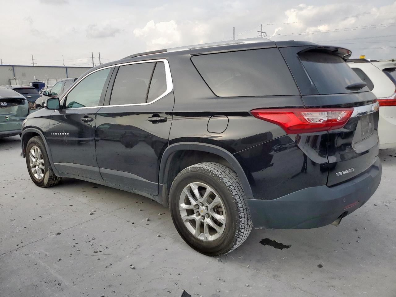 2018 Chevrolet Traverse Lt - Image 2
