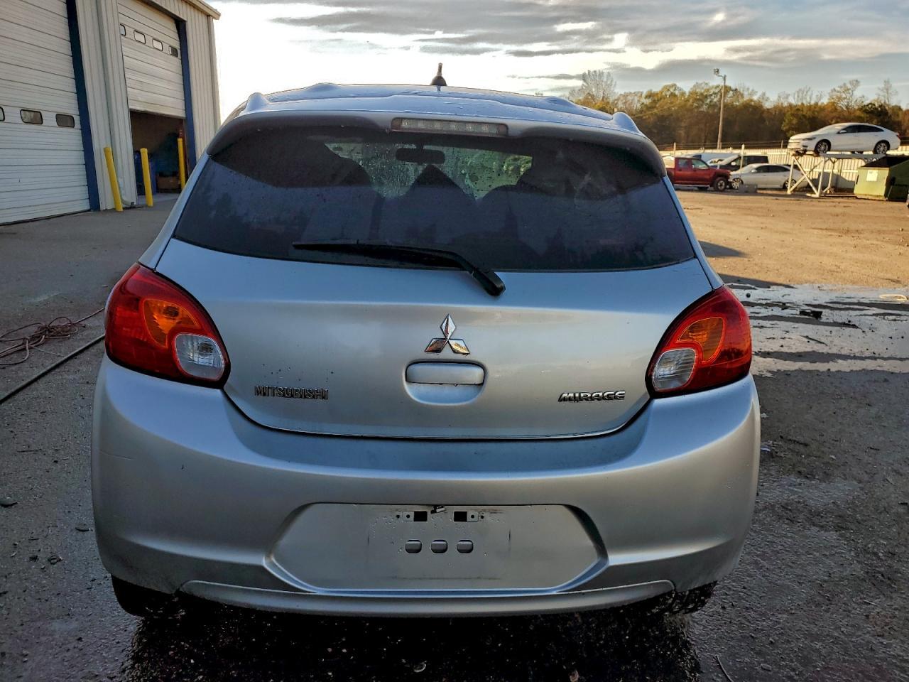 2015 Mitsubishi Mirage De - Image 6