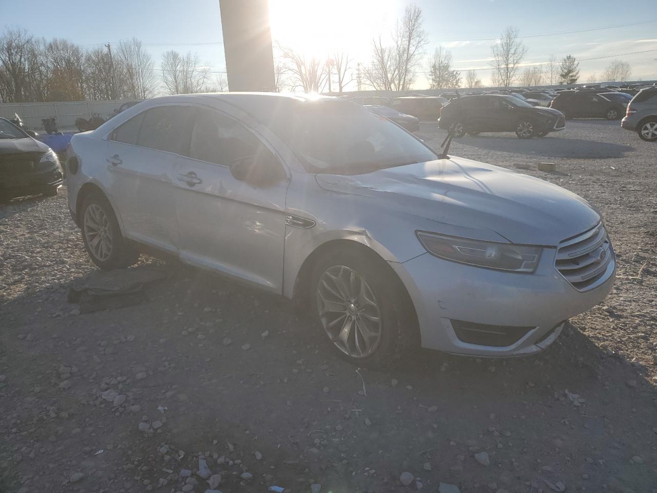 2013 Ford Taurus - Image 4