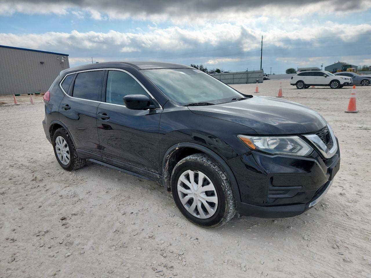 2018 Nissan Rogue S - Фото 4