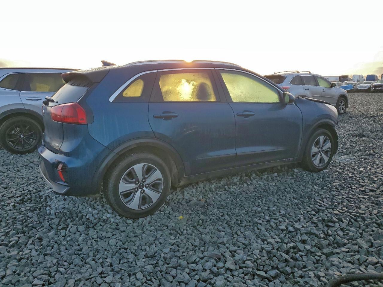 2020 Kia Niro Lx - Image 3