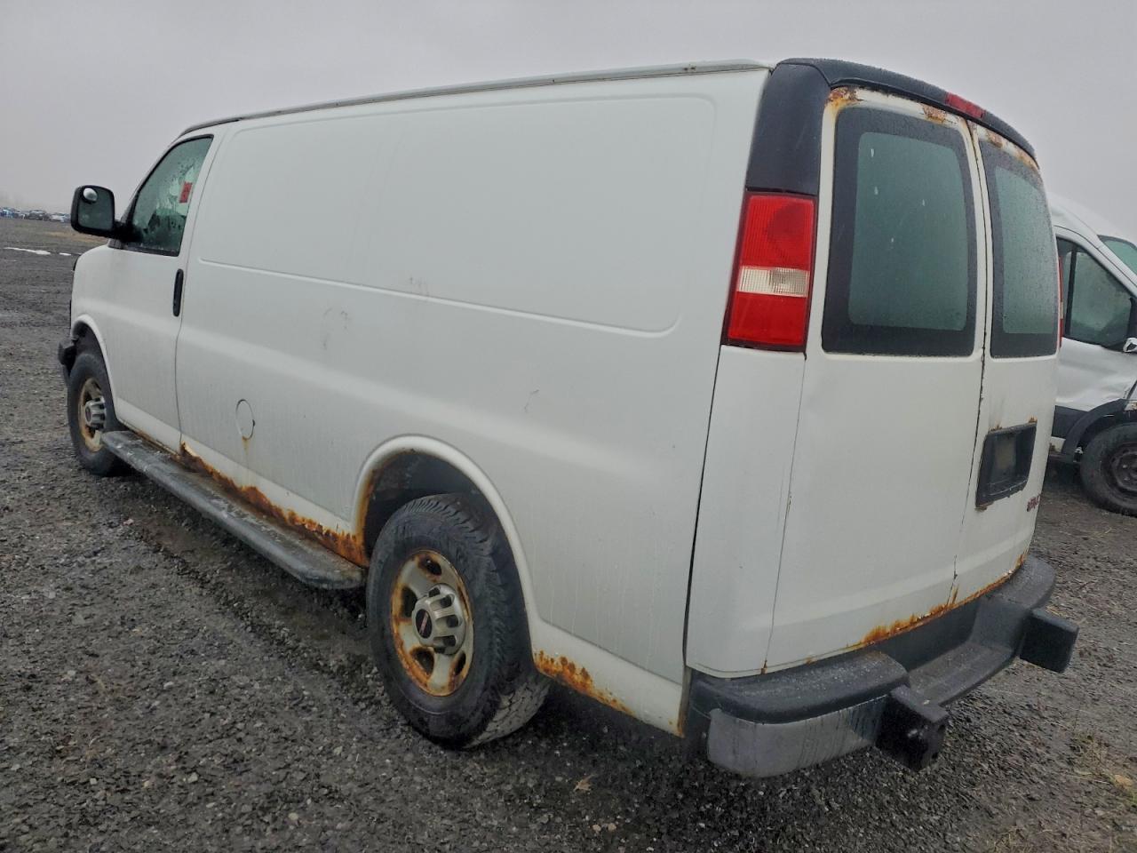 2009 GMC Savana G2500 - Фото 2