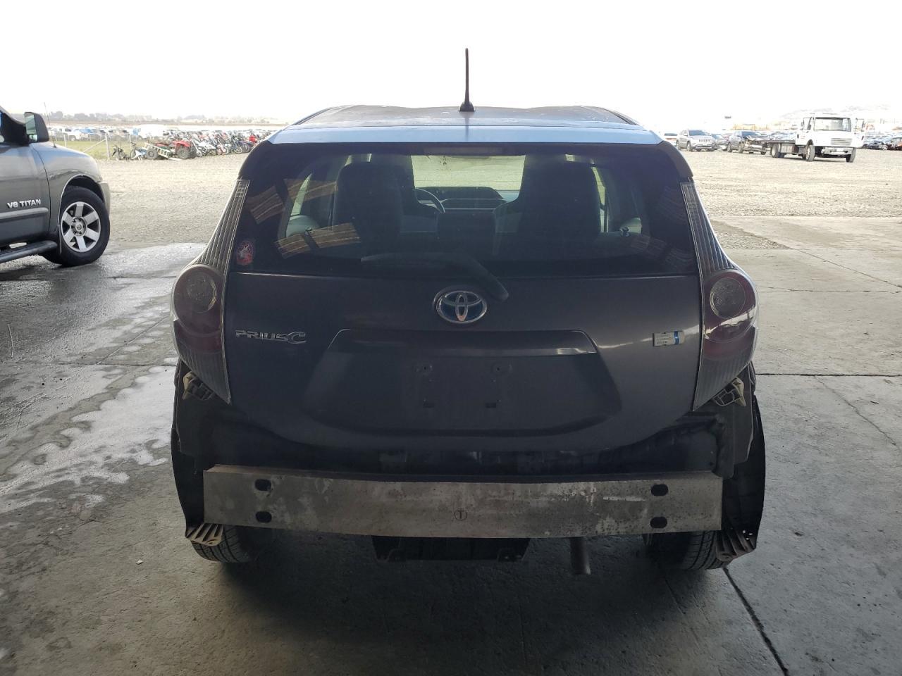 2014 Toyota Prius C - Image 6