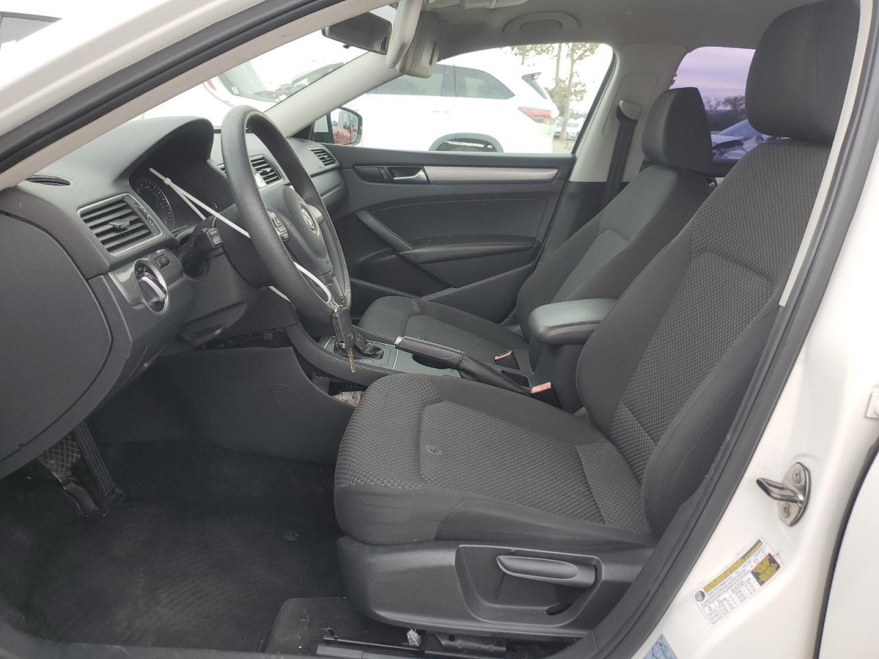 2013 Volkswagen Passat S - Фото 7