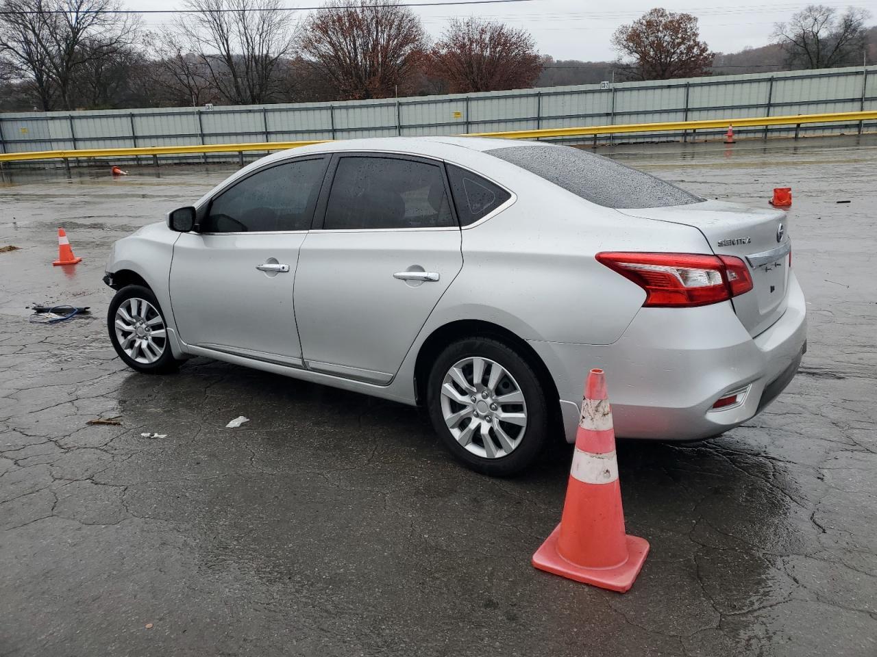 2018 Nissan Sentra S - Фото 2