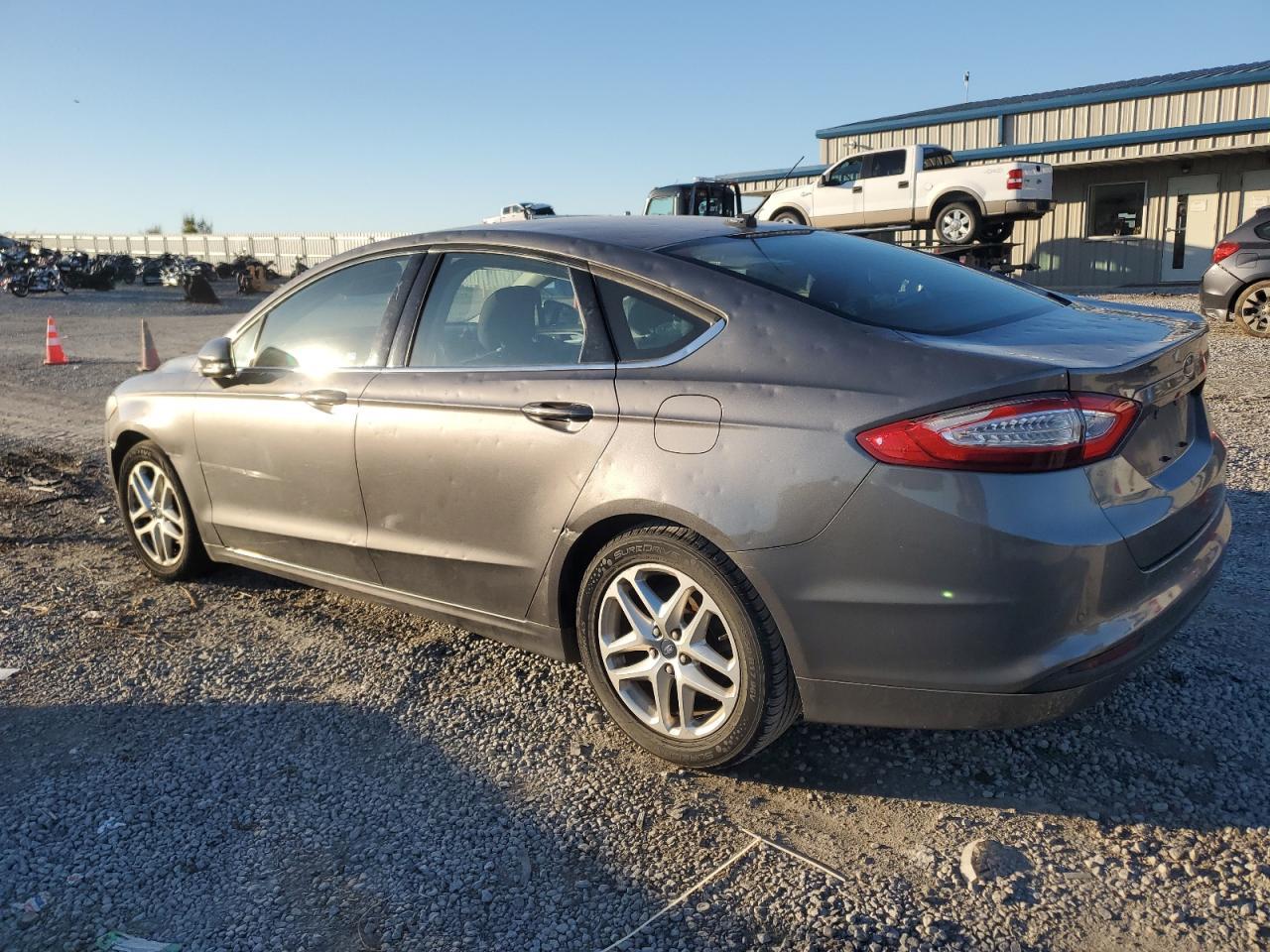 2014 Ford Fusion Se - Фото 2