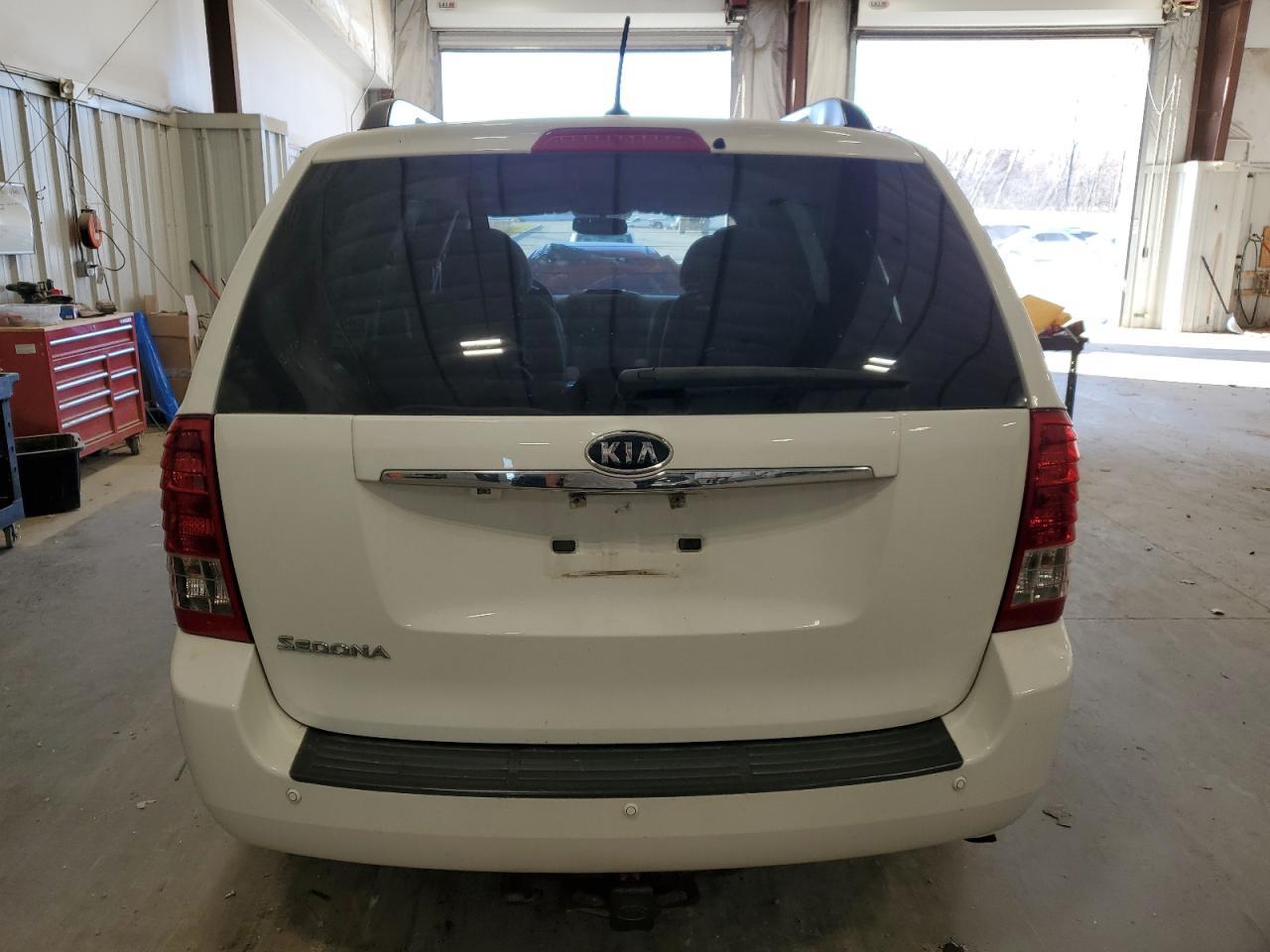 2012 Kia Sedona Lx - Фото 6