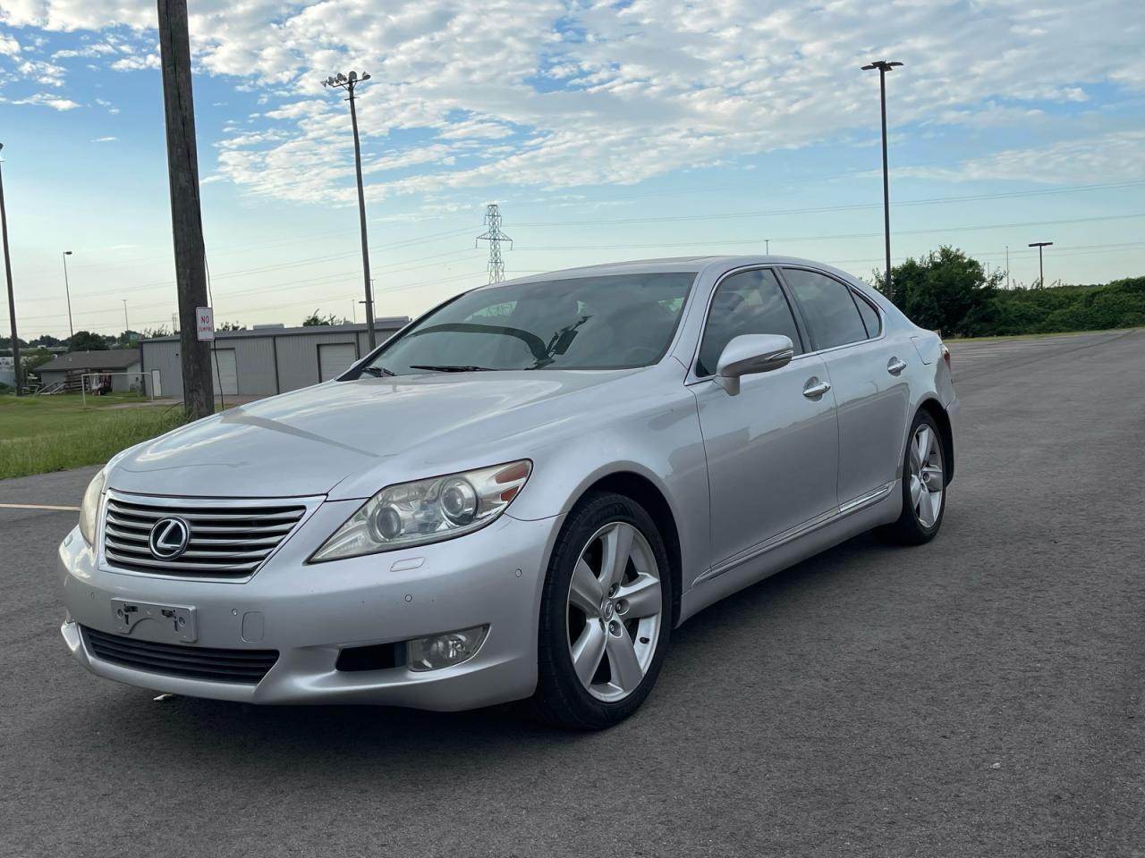 2010 Lexus Ls 460 - Image 2
