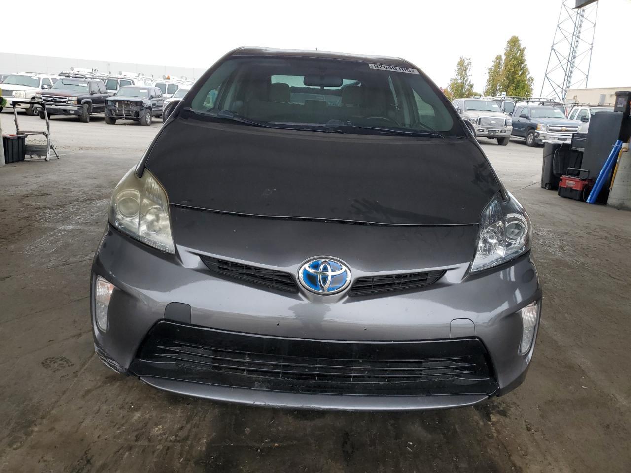 2015 Toyota Prius - Image 5