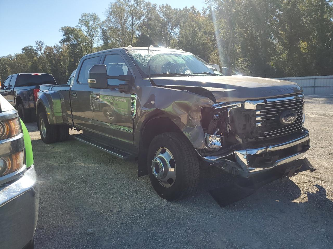 2022 Ford F350 Super Duty - Фото 4