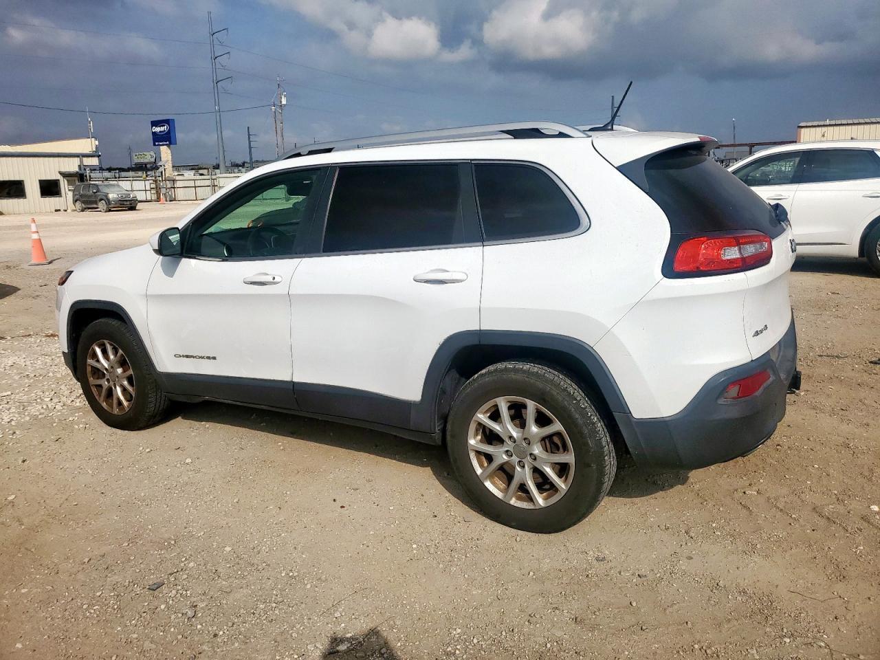 2014 Jeep Cherokee Latitude - Image 2