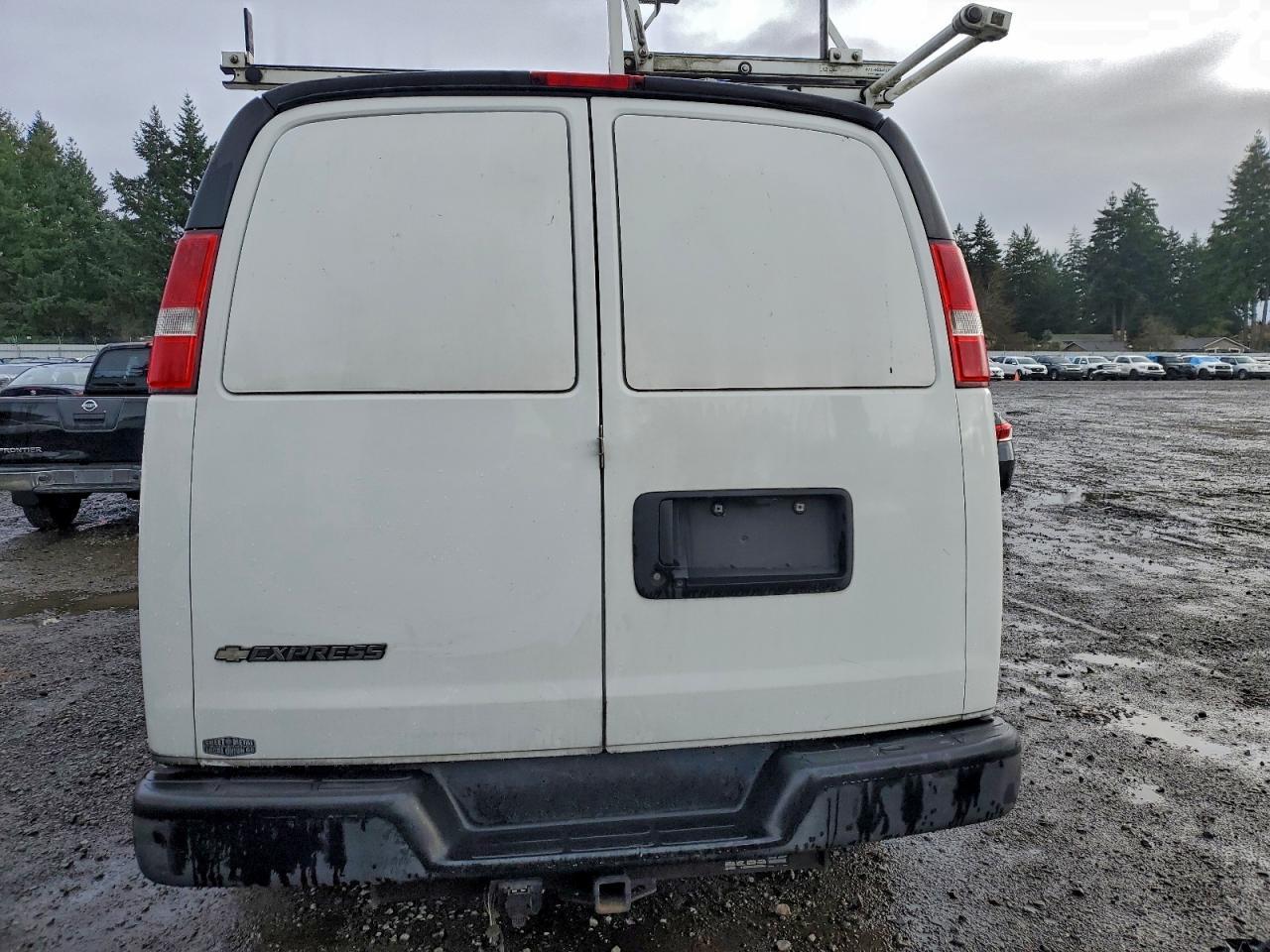 2017 Chevrolet Express Delivery Van - Фото 6
