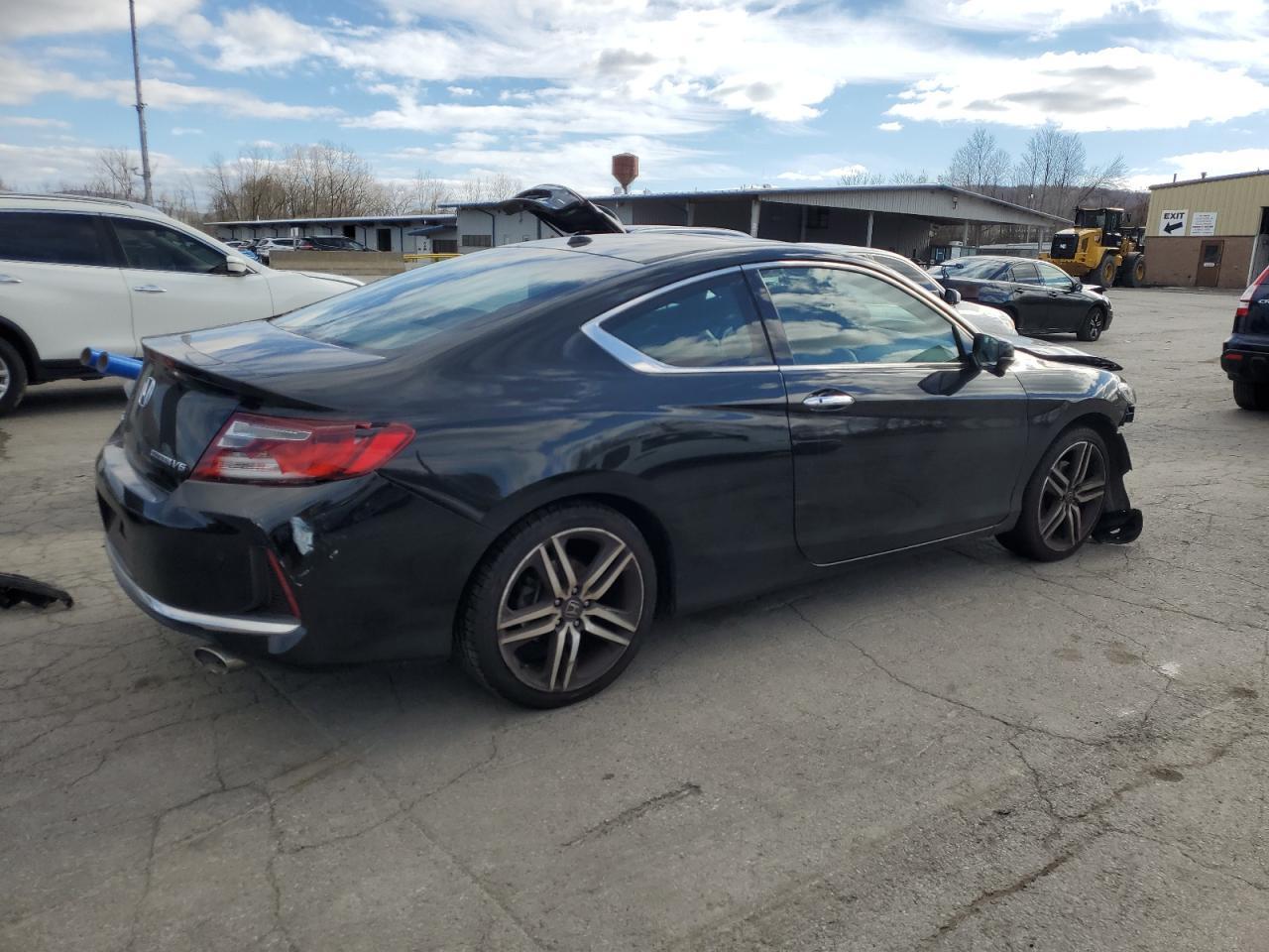 2016 Honda Accord Touring - Image 3