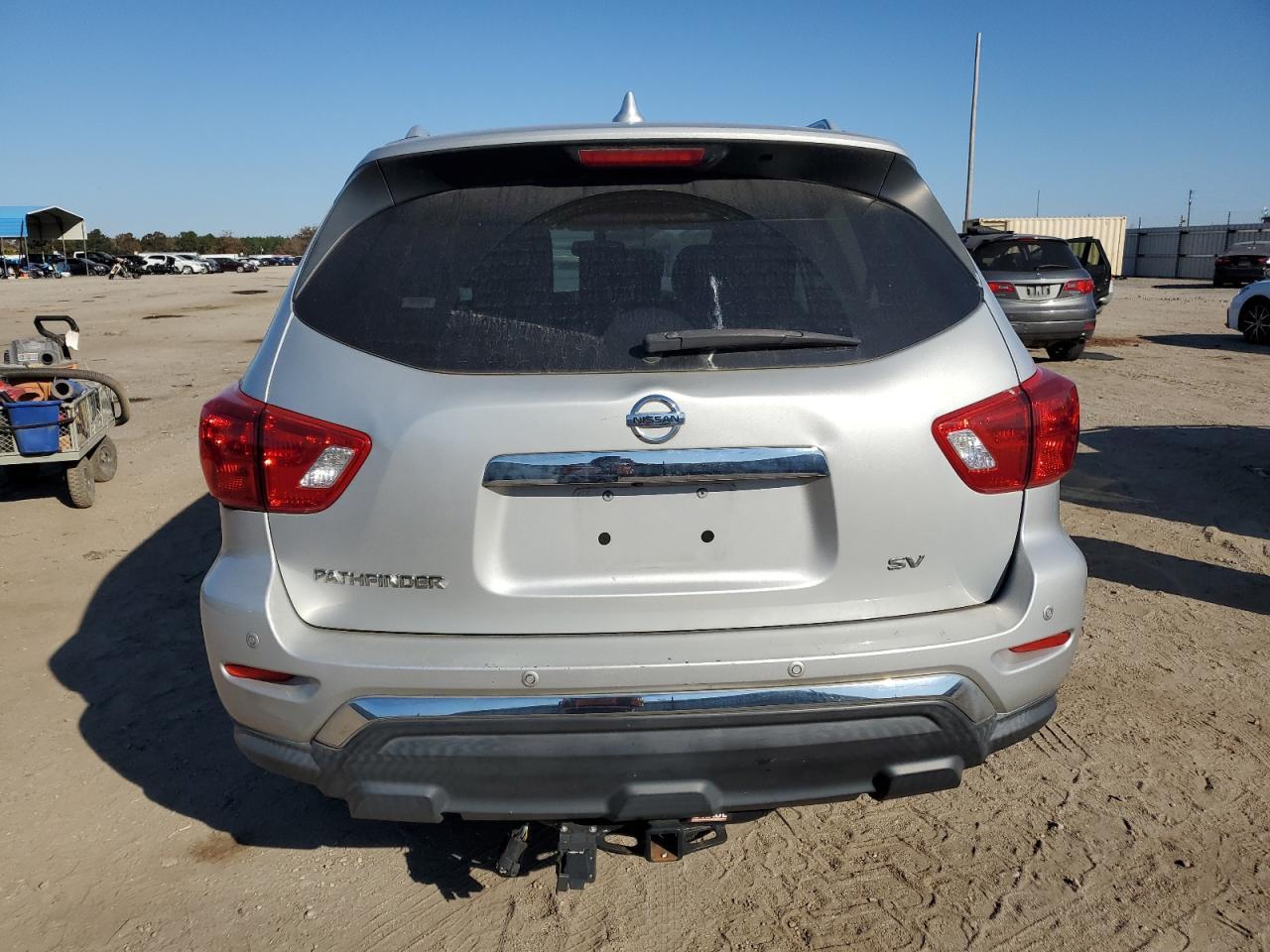 2019 Nissan Pathfinder S - Фото 6