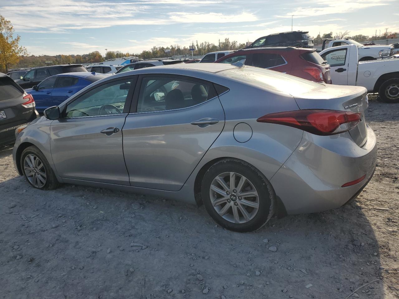 2015 Hyundai Elantra Se - Image 2