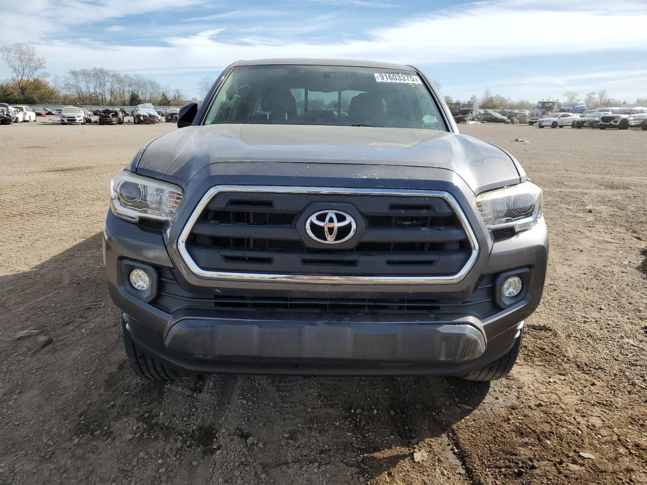 2017 Toyota Tacoma Double Cab - Фото 5
