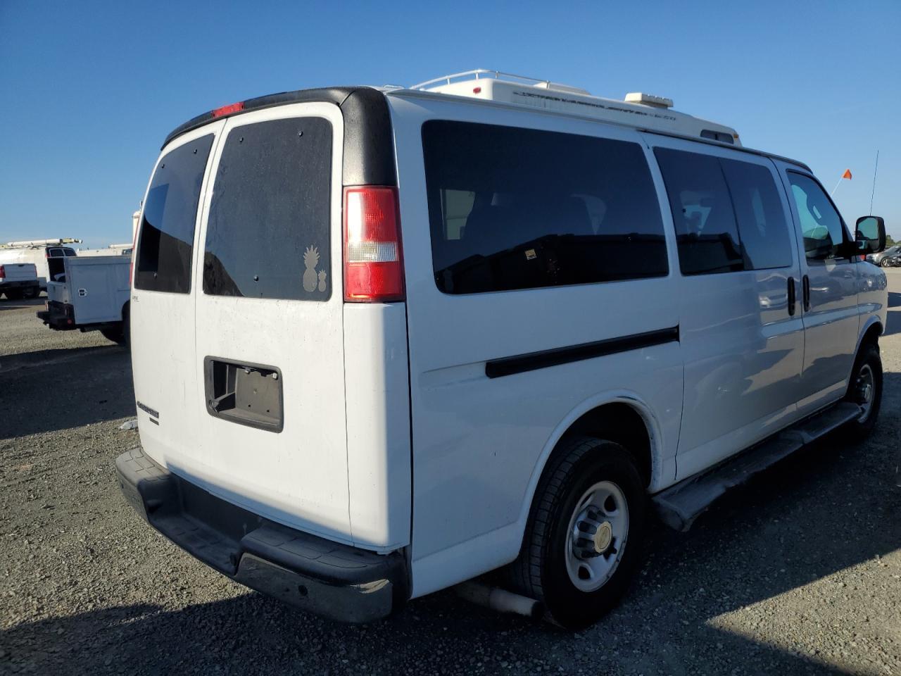 2016 Chevrolet Express 2500 - Фото 3