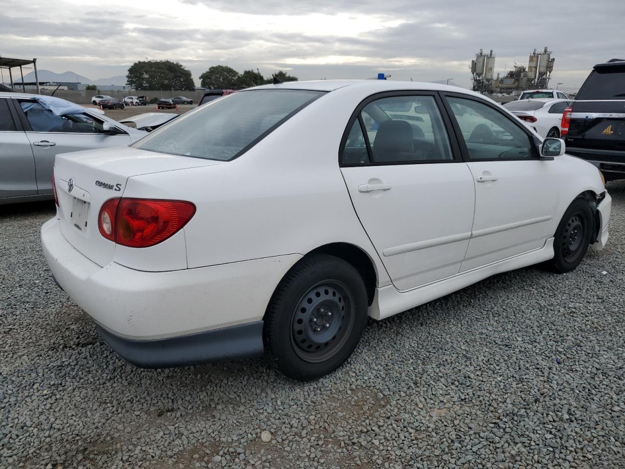 2004 Toyota Corolla Ce - Image 3
