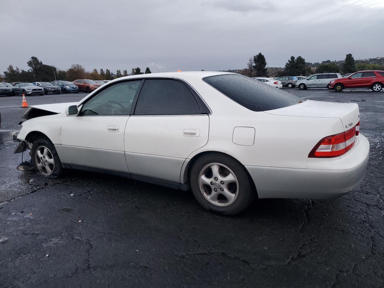 2001 Lexus Es 300 - Image 2