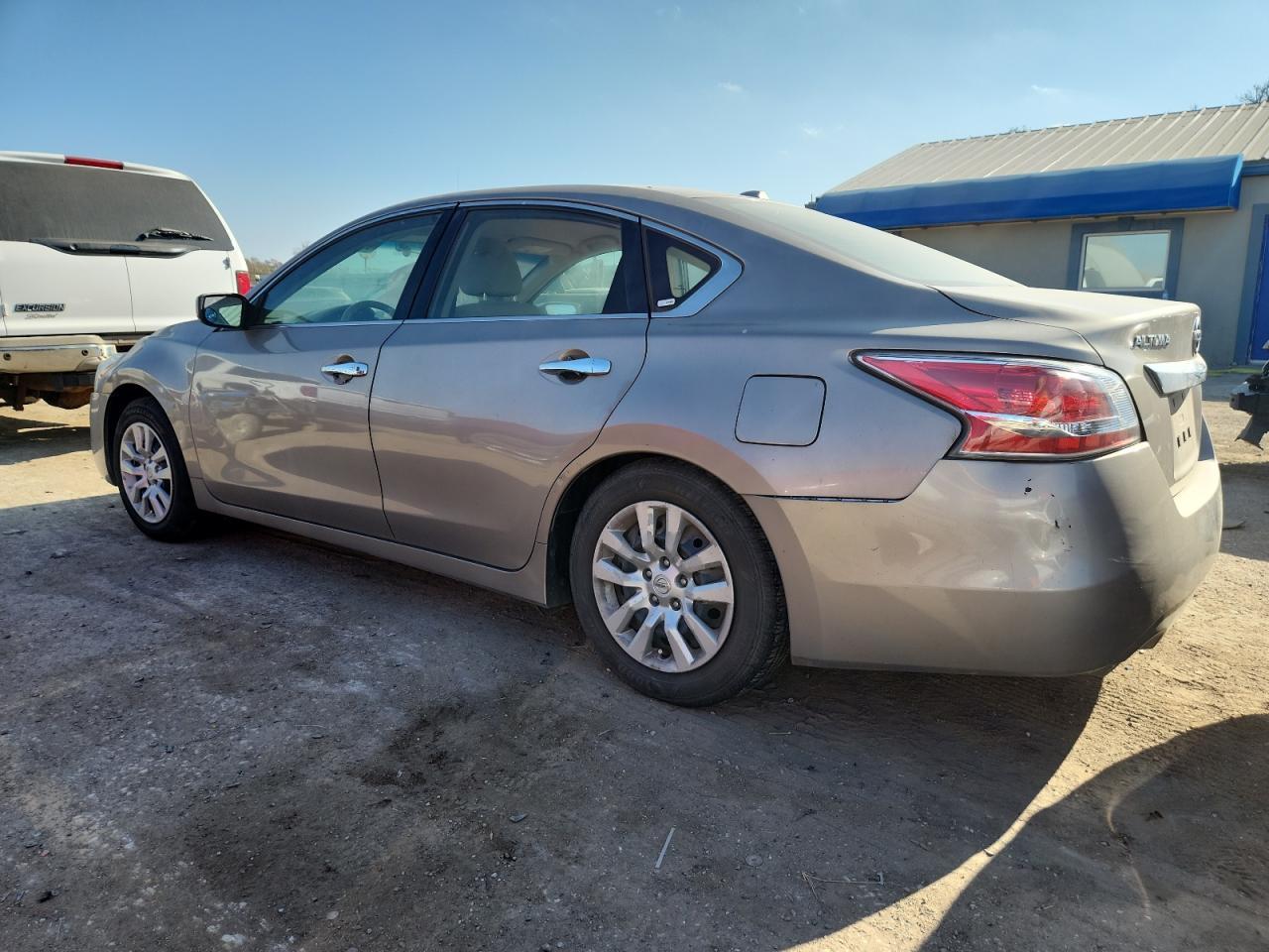2015 Nissan Altima 2.5 S - Image 2