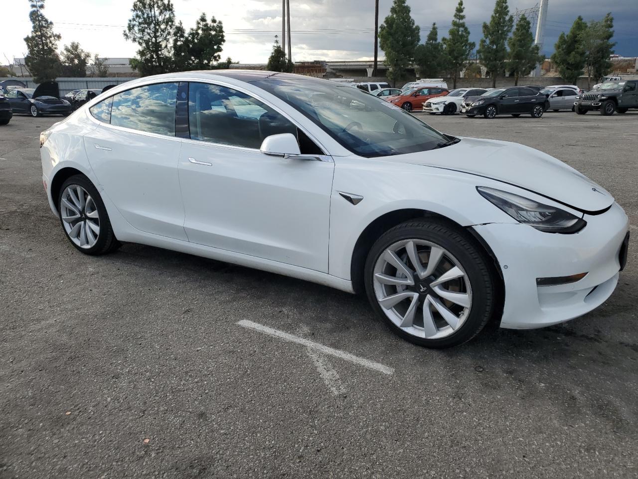 2018 Tesla Model 3 - Image 4