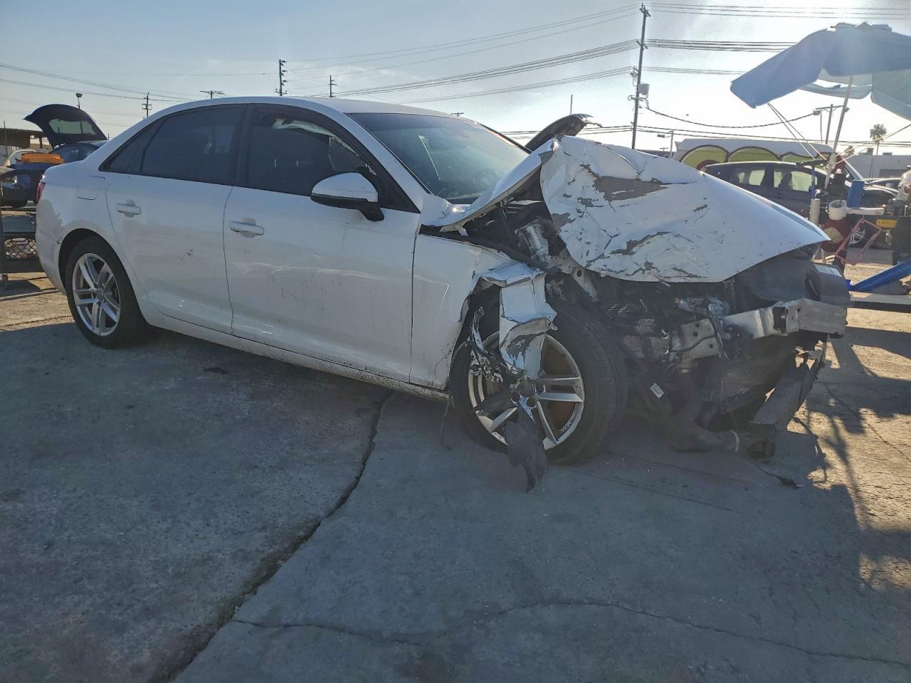 2017 Audi A4 Premium - Фото 4